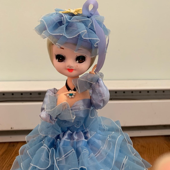Blue dressed posable doll - Picture 4 of 5